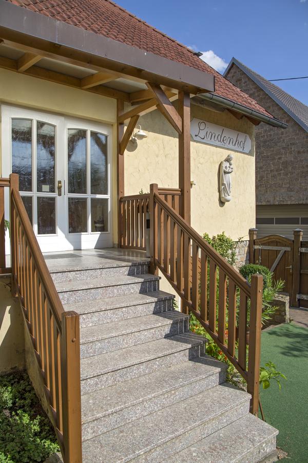 Hotel Zur Linde Gaedheim Екстер'єр фото